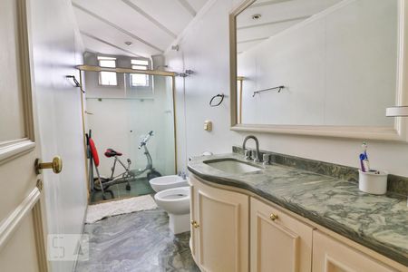 Banheiro 1 de apartamento à venda com 3 quartos, 210m² em Santa Cecília, São Paulo