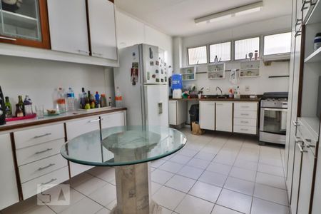 Apartamento à venda com 210m², 3 quartos e 1 vagaCozinha