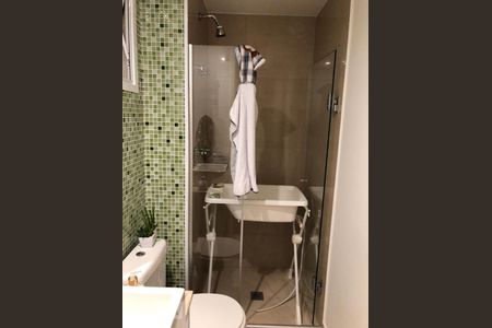 Apartamento à venda com 106m², 2 quartos e 2 vagasBanheiro da suíte 2