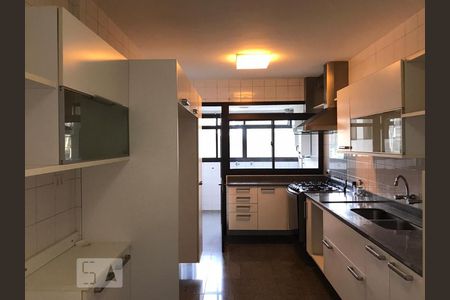 Cozinha de apartamento à venda com 4 quartos, 185m² em Real Parque, São Paulo