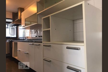 Cozinha de apartamento à venda com 4 quartos, 185m² em Real Parque, São Paulo