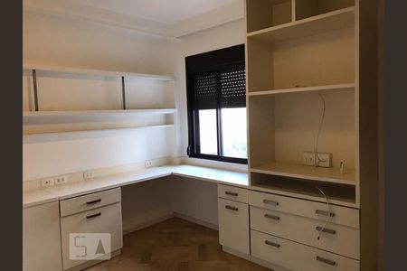 Apartamento à venda com 185m², 4 quartos e 3 vagasQuarto