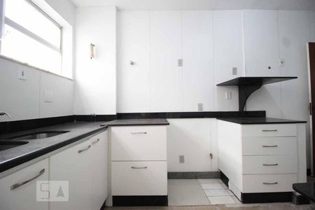 Apartamento à venda com 120m², 4 quartos e 2 vagasCozinha