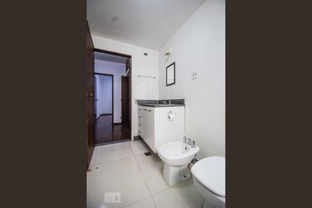 Apartamento à venda com 120m², 4 quartos e 2 vagasBanheiro Social