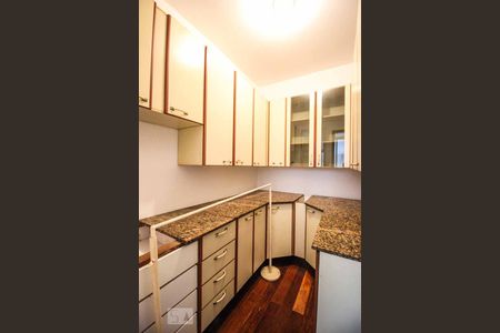 Apartamento à venda com 120m², 4 quartos e 2 vagasQuarto de Serviço