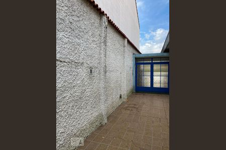 Casa para alugar com 220m², 3 quartos e 5 vagasCorredor  Externo 