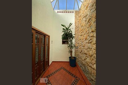 Corredor interno  de casa para alugar com 3 quartos, 220m² em Campestre, Santo André