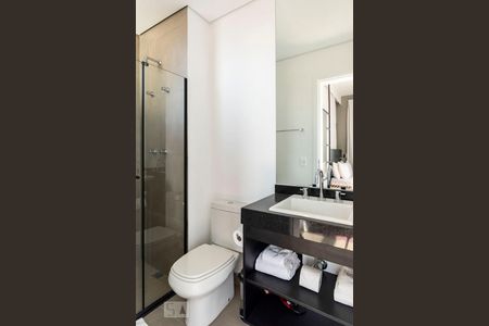 Banheiro de kitnet/studio para alugar com 1 quarto, 27m² em Vila Olímpia, São Paulo