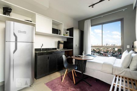Cozinha/Quarto de kitnet/studio para alugar com 1 quarto, 27m² em Vila Olímpia, São Paulo