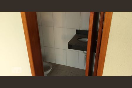 Banheiro 3 de casa de condomínio para alugar com 3 quartos, 100m² em Vila Granada, São Paulo