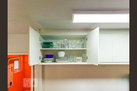 Cozinha de apartamento para alugar com 2 quartos, 54m² em Vila Madalena, São Paulo