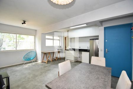 Sala  de apartamento para alugar com 2 quartos, 54m² em Vila Madalena, São Paulo