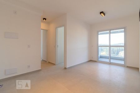 Sala de apartamento para alugar com 2 quartos, 67m² em Empresarial 18 do Forte, Barueri
