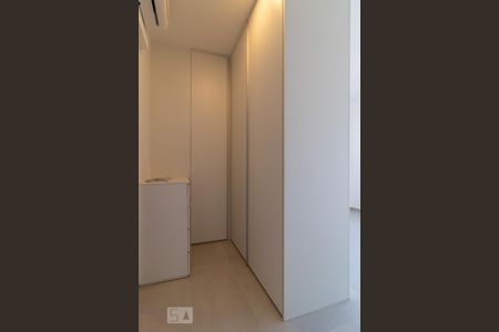 Apartamento para alugar com 67m², 2 quartos e 2 vagas Apartamento para alugar com 67m², 2 quartos e 2 vagasDetalhe da Suíte
