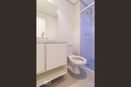 Banheiro do Corredor de apartamento para alugar com 2 quartos, 67m² em Empresarial 18 do Forte, Barueri