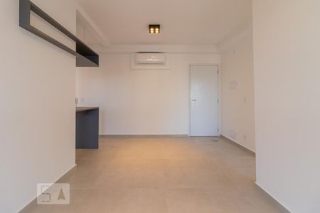 Sala de apartamento para alugar com 2 quartos, 67m² em Empresarial 18 do Forte, Barueri