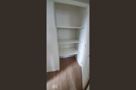 Apartamento à venda com 100m², 2 quartos e 2 vagasQuarto 2 - Armários
