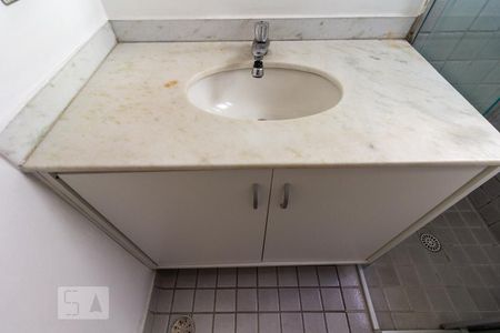 Detalhe banheiro de apartamento para alugar com 2 quartos, 55m² em Rio Pequeno, São Paulo