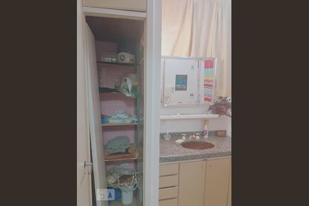 Banheiro de apartamento para alugar com 3 quartos, 96m² em Santa Cecília, São Paulo