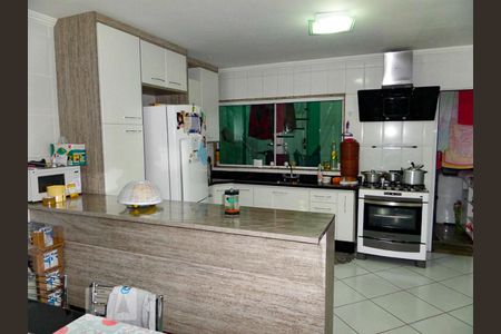 Casa à venda com 157m², 3 quartos e 2 vagasCozinha