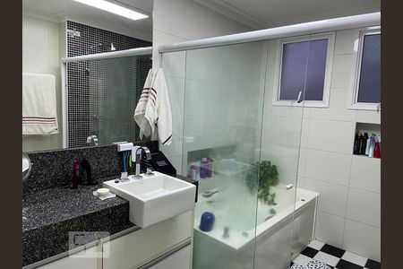 Apartamento para alugar com 260m², 3 quartos e 4 vagasBanheiro