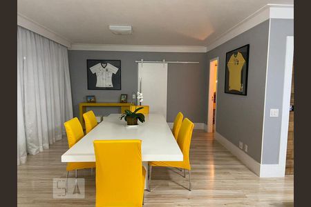 Apartamento para alugar com 260m², 3 quartos e 4 vagasSala