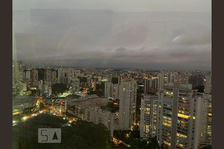 Apartamento para alugar com 260m², 3 quartos e 4 vagasVista