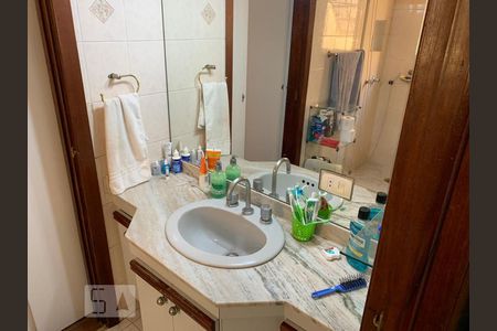 Banheiro da Suíte 1 de casa à venda com 4 quartos, 229m² em Vila Ipojuca, São Paulo