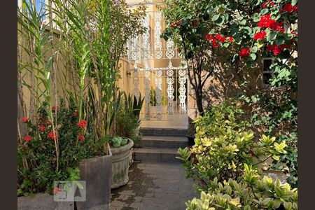 Casa à venda com 229m², 4 quartos e 4 vagasQuintal