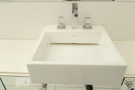 Apartamento à venda com 170m², 4 quartos e 2 vagas Apartamento à venda com 170m², 4 quartos e 2 vagasPia