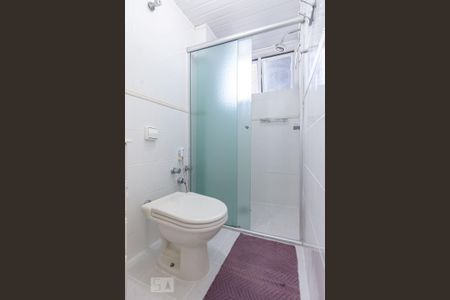 Banheiro de apartamento para alugar com 1 quarto, 41m² em Batel, Curitiba