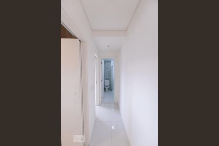 Corredor de apartamento para alugar com 2 quartos, 65m² em Jardim Piqueroby, São Paulo