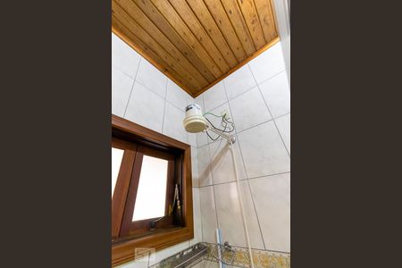 Casa de condomínio à venda com 388m², 3 quartos e 4 vagasBanheiro de serviço