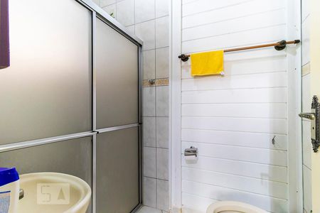 Casa de condomínio à venda com 388m², 3 quartos e 4 vagasBanheiro de serviço