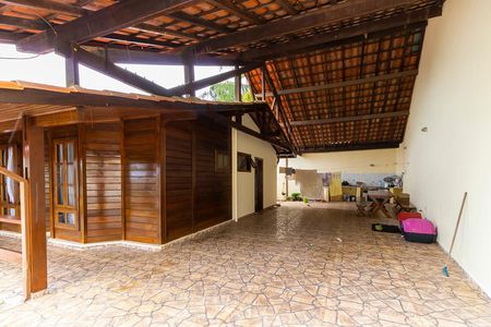 Casa de condomínio à venda com 388m², 3 quartos e 4 vagasVagas de garagem