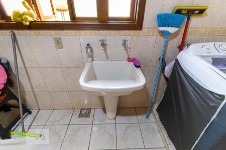 Casa de condomínio à venda com 388m², 3 quartos e 4 vagasÁrea de serviço