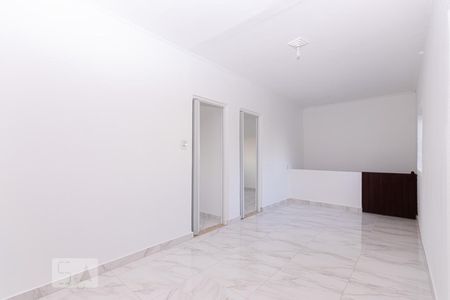 Sala de casa para alugar com 2 quartos, 100m² em Vila Ré, São Paulo