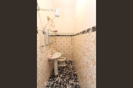 Casa à venda com 222m², 2 quartos e 1 vagaBanheiro