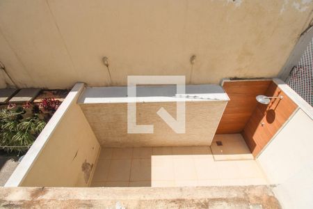 Casa de condomínio à venda com 135m², 3 quartos e 2 vagasVista/Banheiro/Suíte 