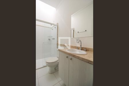 Casa de condomínio à venda com 135m², 3 quartos e 2 vagasBanheiro/Suíte 