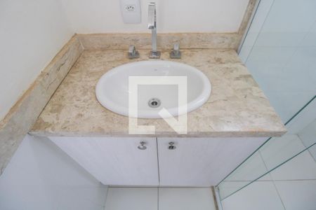 Casa de condomínio à venda com 135m², 3 quartos e 2 vagasBanheiro/Suíte 