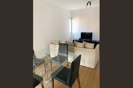 Sala de apartamento para alugar com 1 quarto, 75m² em Centro, Campinas
