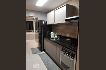 Cozinha de apartamento para alugar com 1 quarto, 74m² em Parque Industrial Tomas Edson, São Paulo