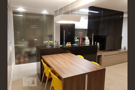 Cozinha de apartamento para alugar com 1 quarto, 74m² em Parque Industrial Tomas Edson, São Paulo