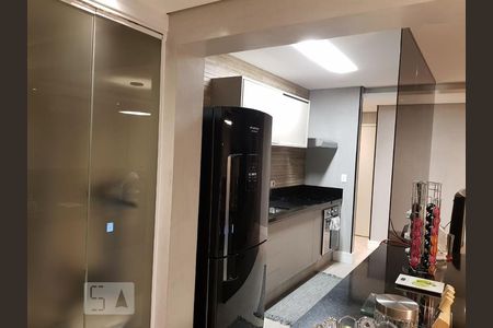 Cozinha de apartamento para alugar com 1 quarto, 74m² em Parque Industrial Tomas Edson, São Paulo