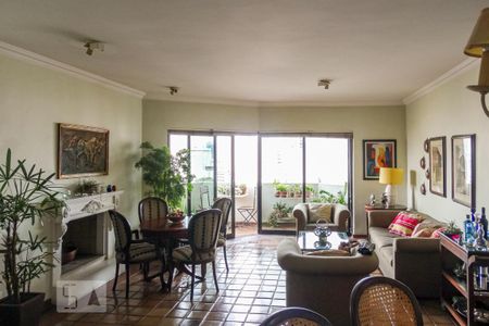 Sala de apartamento à venda com 4 quartos, 176m² em Vila Nova Conceição, São Paulo