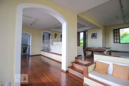 Sala de casa à venda com 3 quartos, 500m² em Mangabeiras, Belo Horizonte