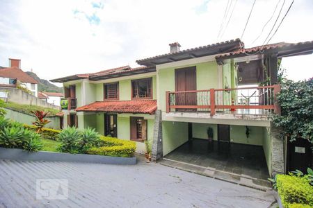 Casa à venda com 500m², 3 quartos e 4 vagasFachada