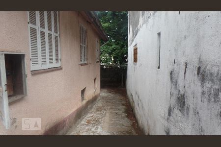 Casa à venda com 224m², 4 quartos e 4 vagas Casa à venda com 224m², 4 quartos e 4 vagasPátio