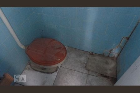 Casa à venda com 224m², 4 quartos e 4 vagas Casa à venda com 224m², 4 quartos e 4 vagasBanheiro de serviço